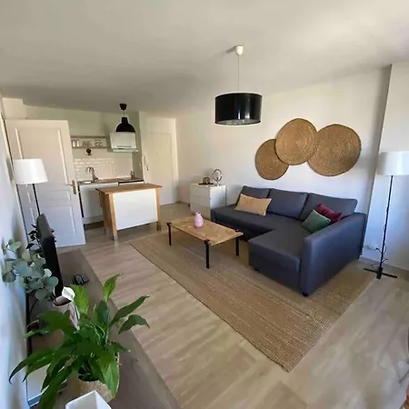 Ensoleille-terrasse - Parking Gratuit - Isle Sur La Sorgue Apartment *