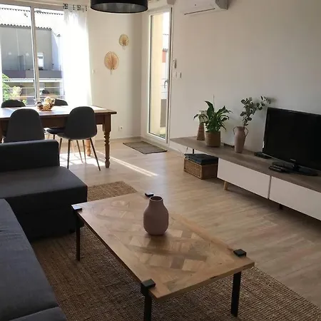 Ensoleille-terrasse - Parking Gratuit - Isle Sur La Sorgue Apartment
